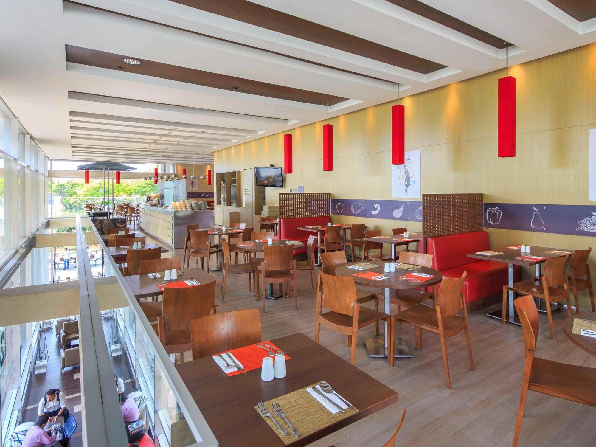 Ibis Medellin Hotell Eksteriør bilde