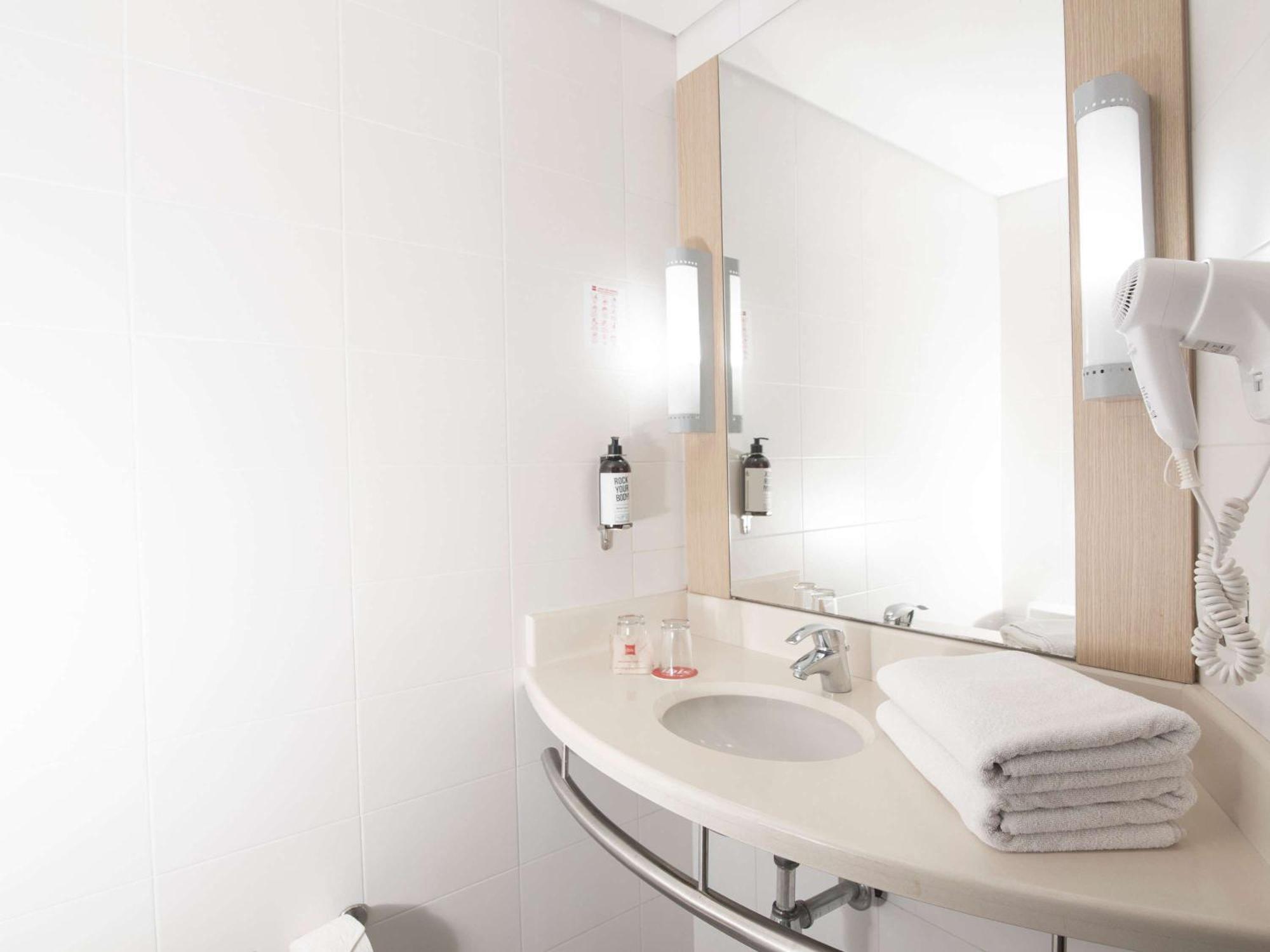 Ibis Medellin Hotell Eksteriør bilde