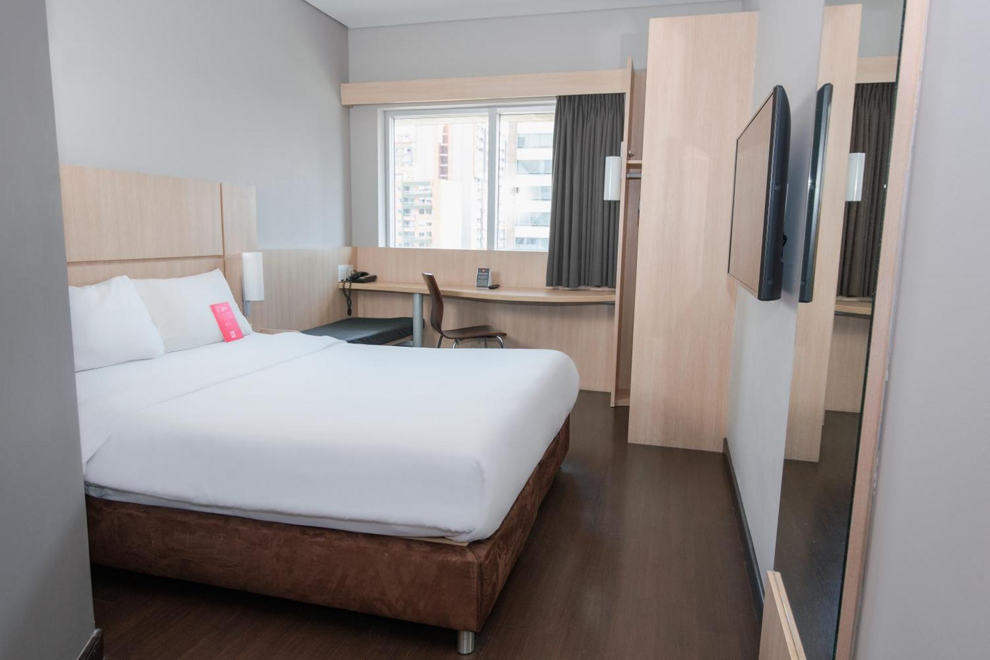 Ibis Medellin Hotell Eksteriør bilde